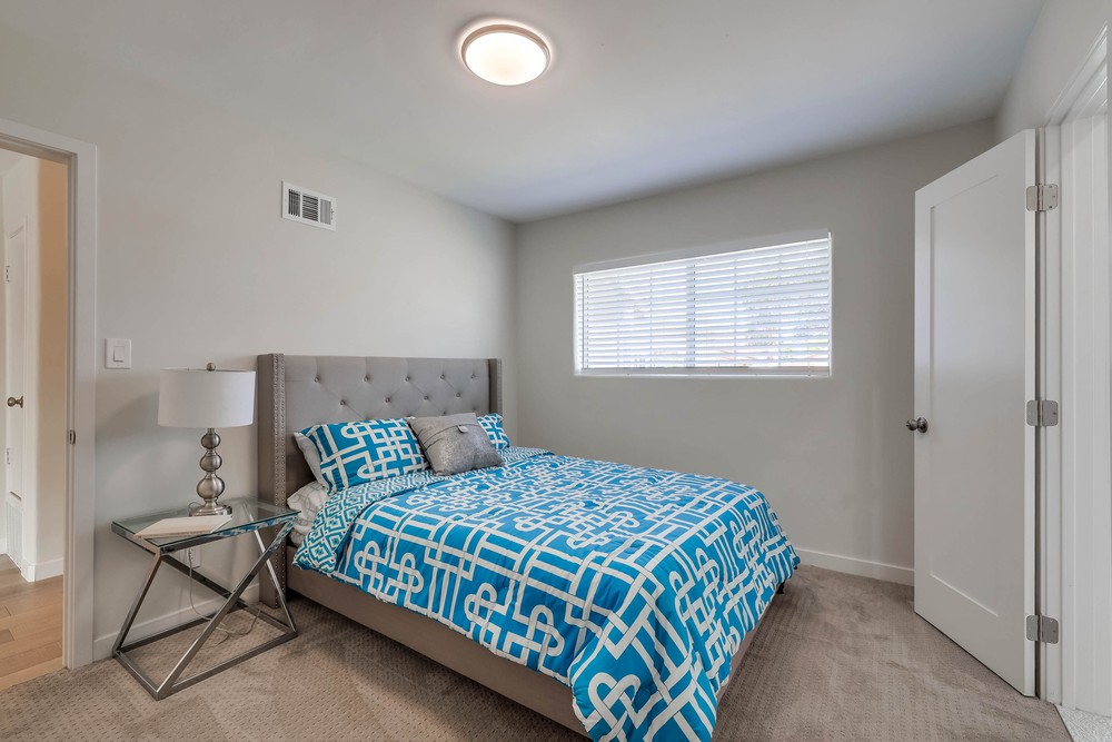 Virtual tour photo 21 of 32 for 911 Bollenbacher St