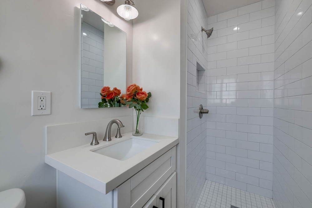 Virtual tour photo 22 of 32 for 911 Bollenbacher St