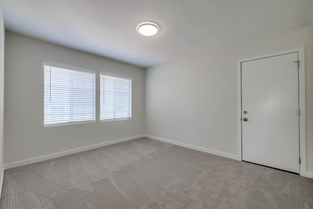 Virtual tour photo 28 of 32 for 911 Bollenbacher St