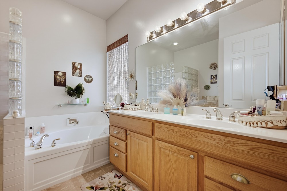 Virtual tour photo 32 of 44 for 913 Avenal Way