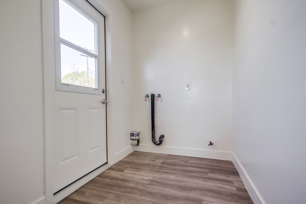 Virtual tour photo 22 of 48 for 914 57th St