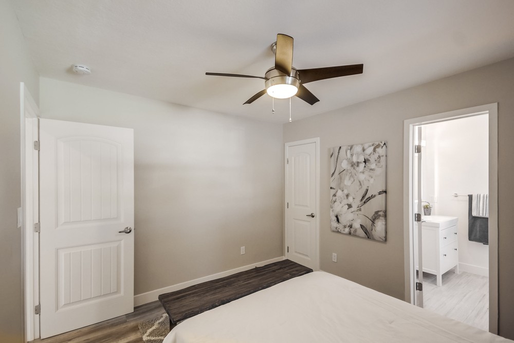 Virtual tour photo 33 of 48 for 914 57th St