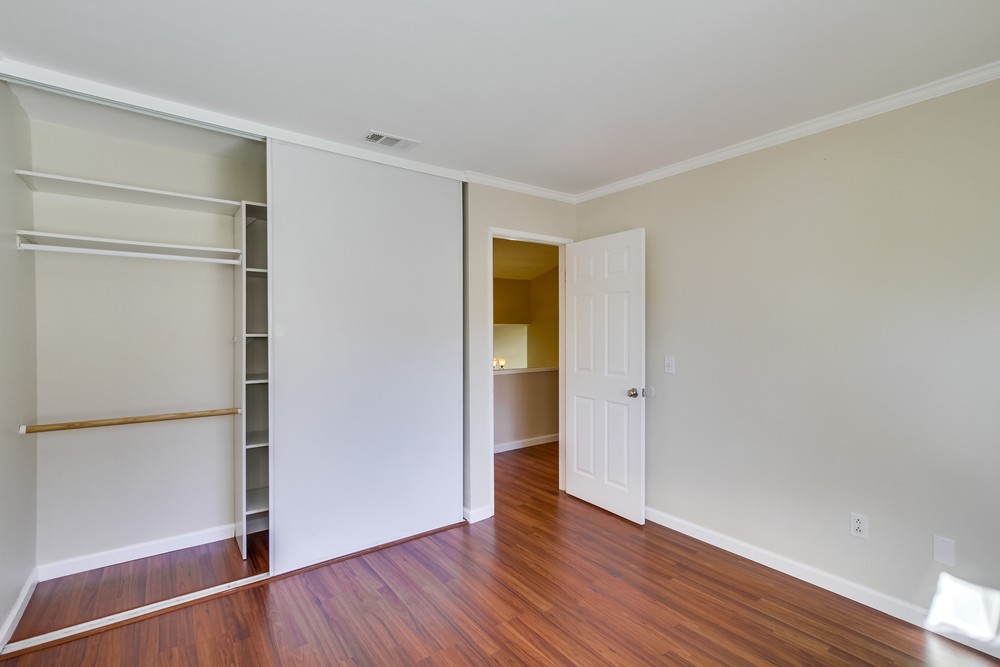 Virtual tour photo 32 of 36 for 9156 Meadowrun Pl