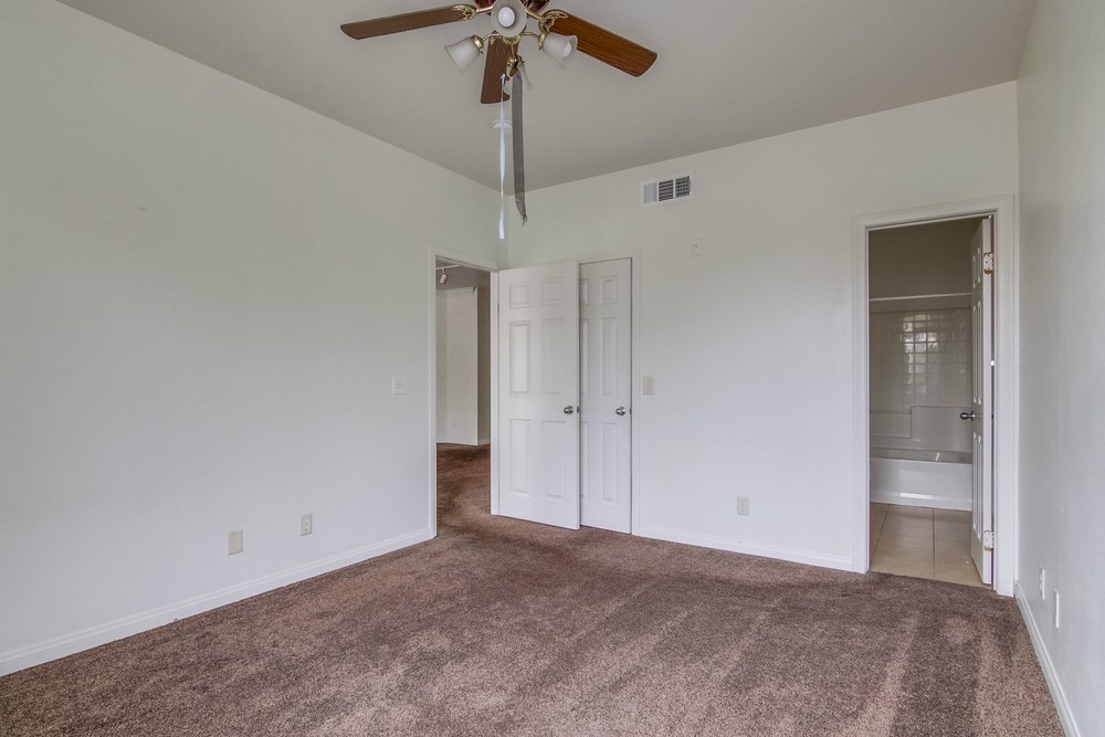 Virtual tour photo 26 of 37 for 916 Gill Village Way