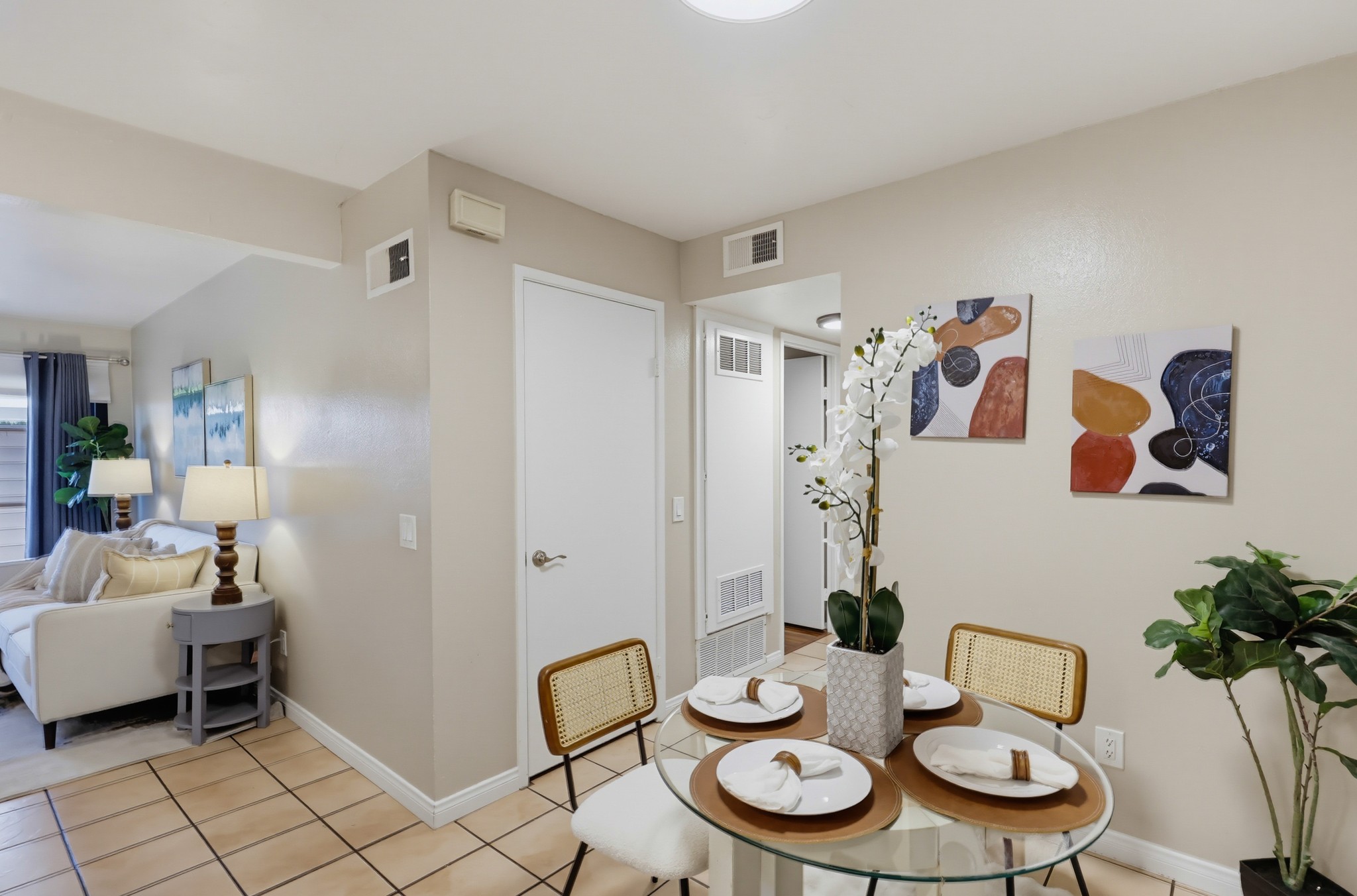 Virtual tour photo 12 of 48 for 9169 Village Glen Dr Unit 155