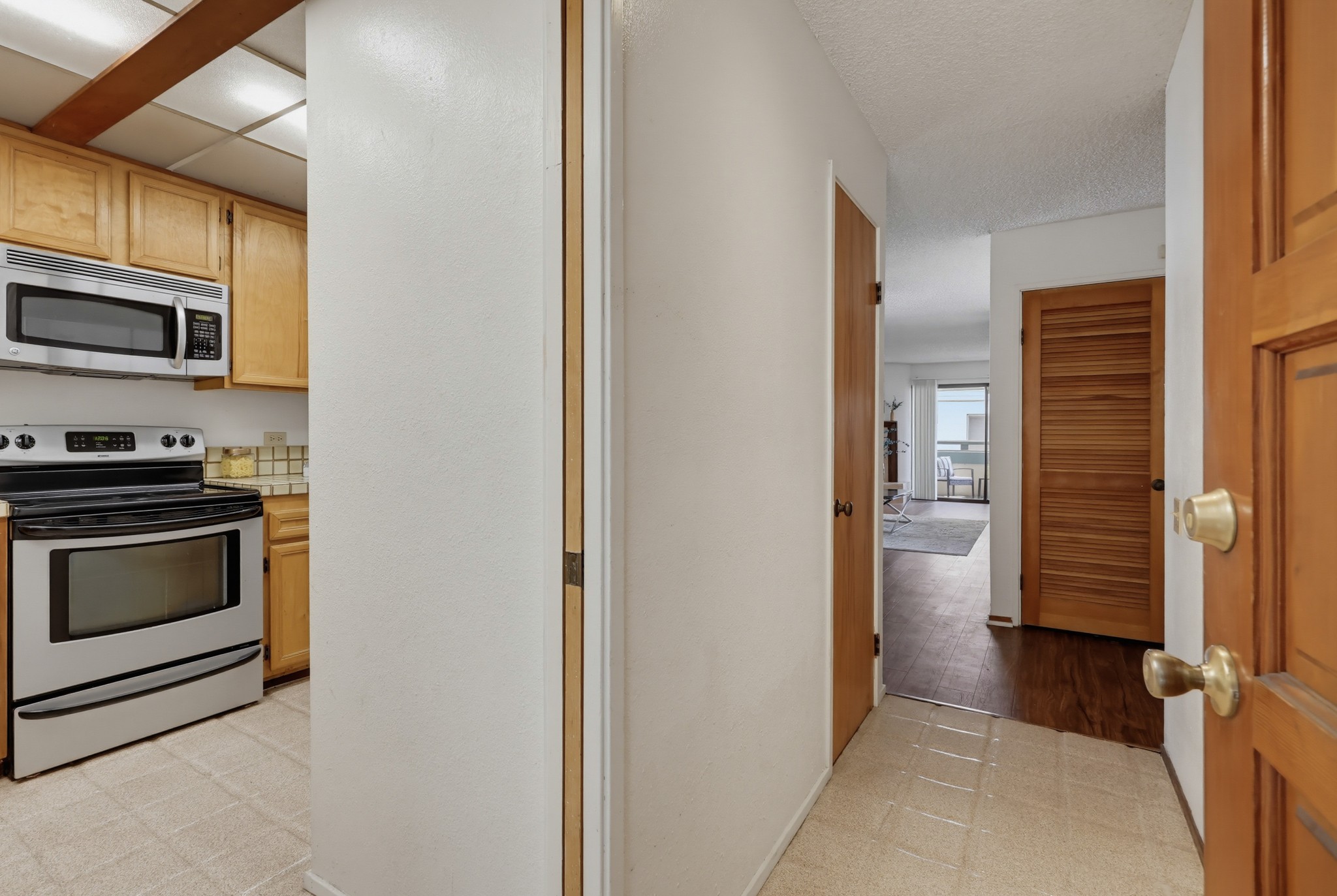Virtual tour photo 9 of 55 for 917 Torrance St