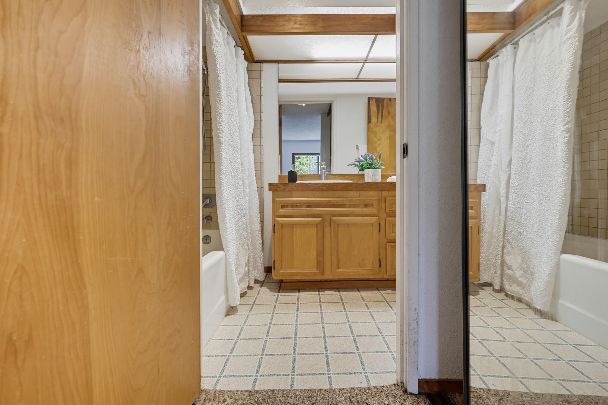 Virtual tour photo 33 of 55 for 917 Torrance St
