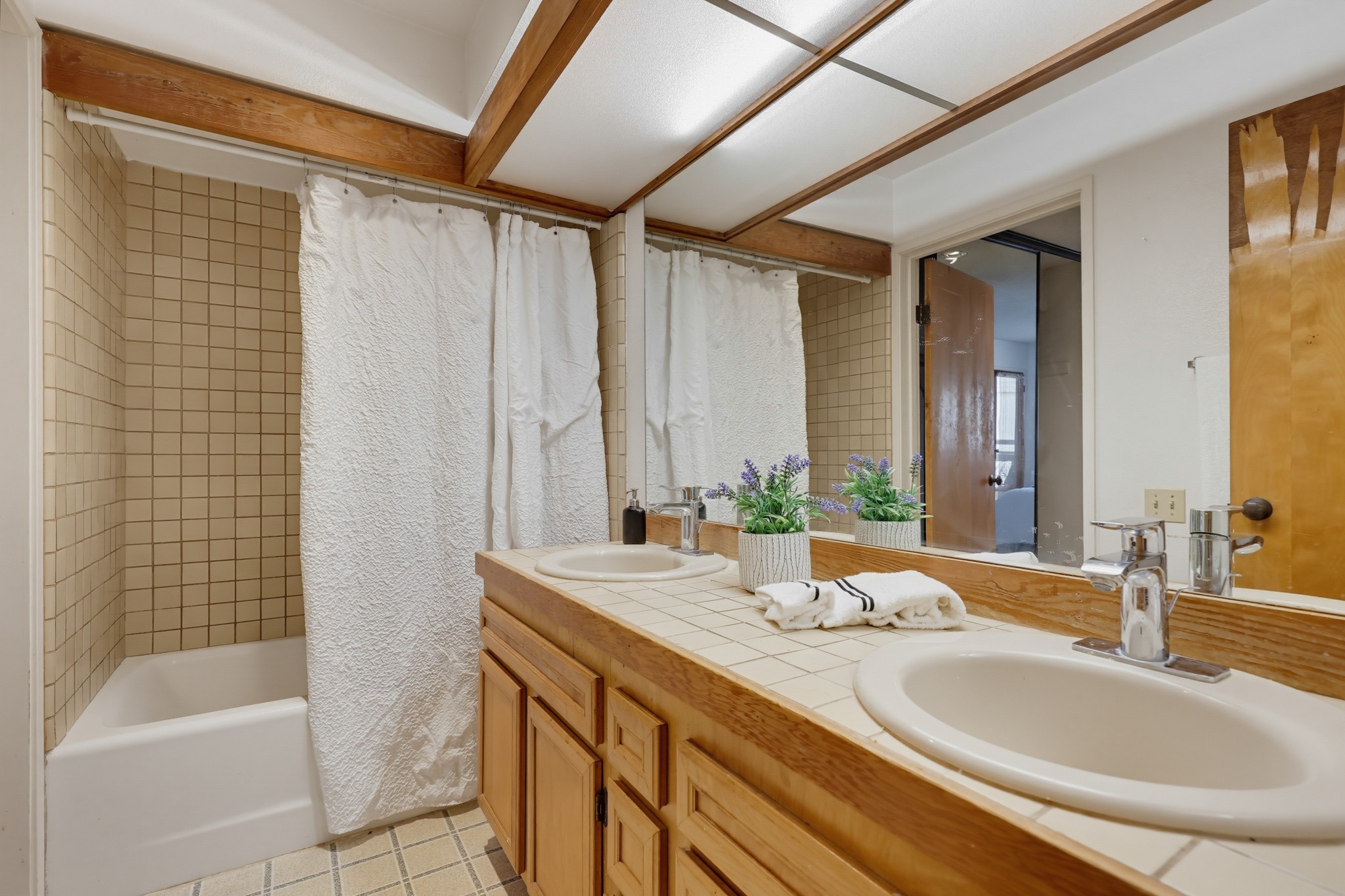 Virtual tour photo 35 of 55 for 917 Torrance St