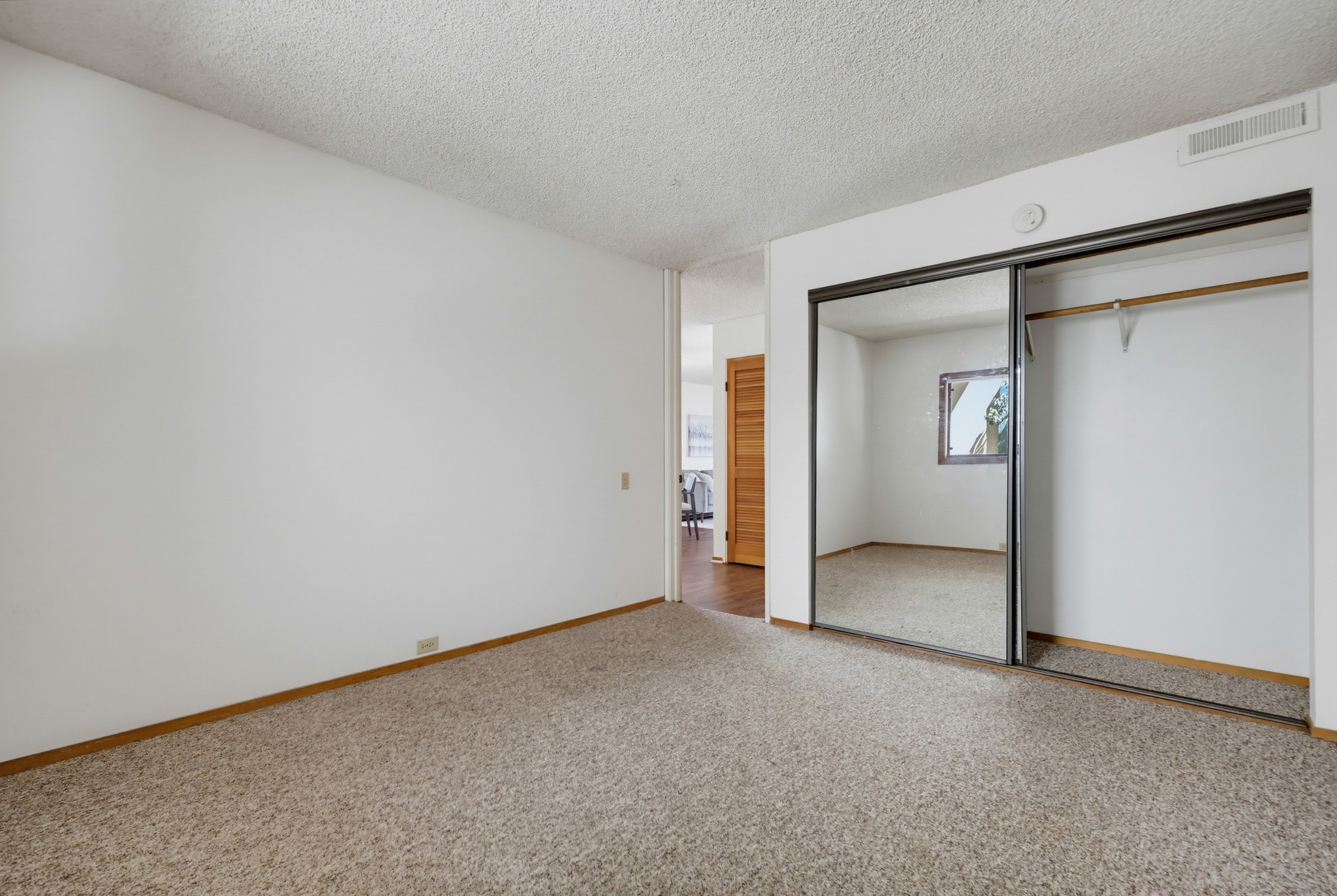 Virtual tour photo 38 of 55 for 917 Torrance St