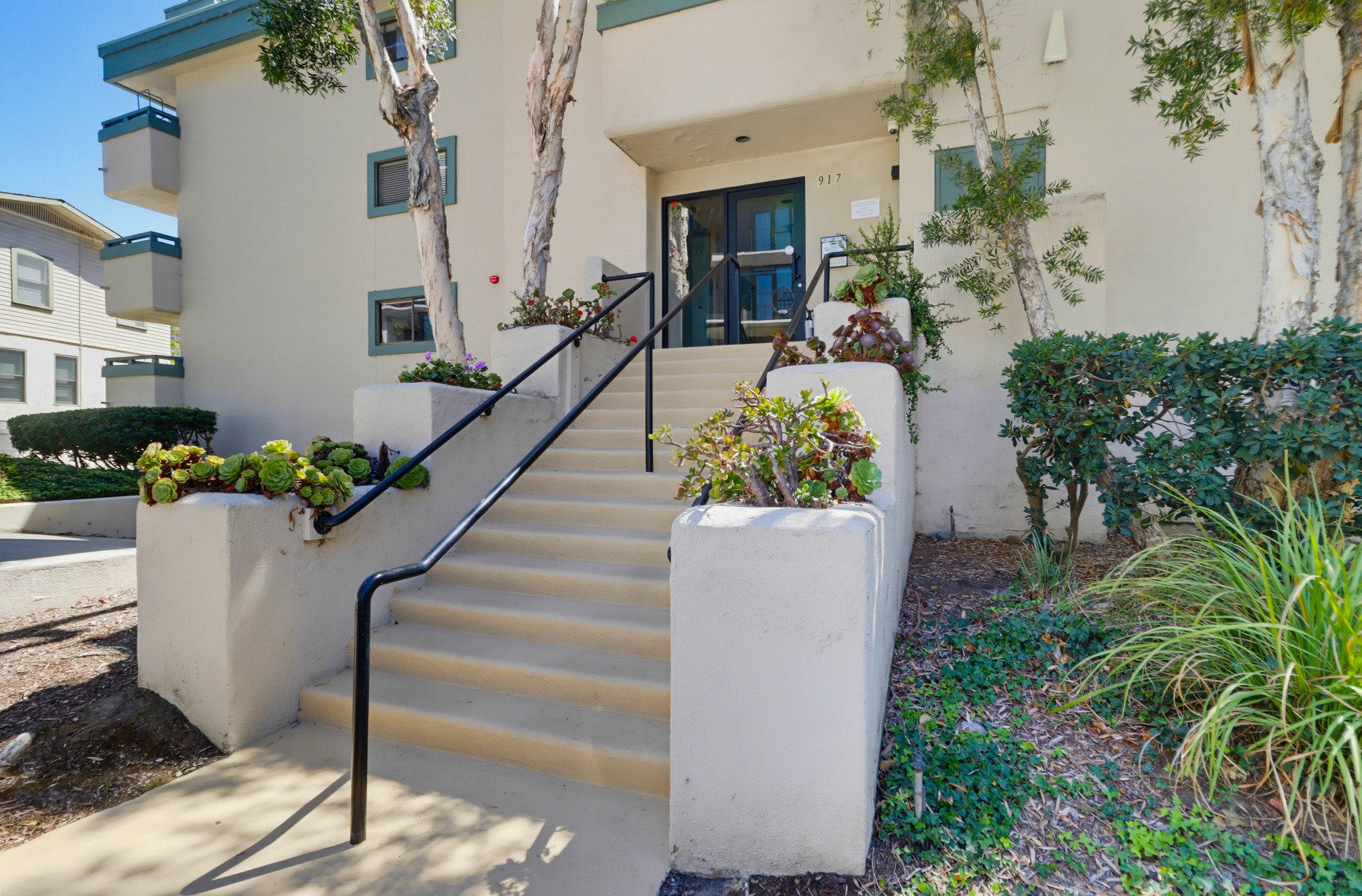 Virtual tour photo 4 of 50 for 917 Torrance St