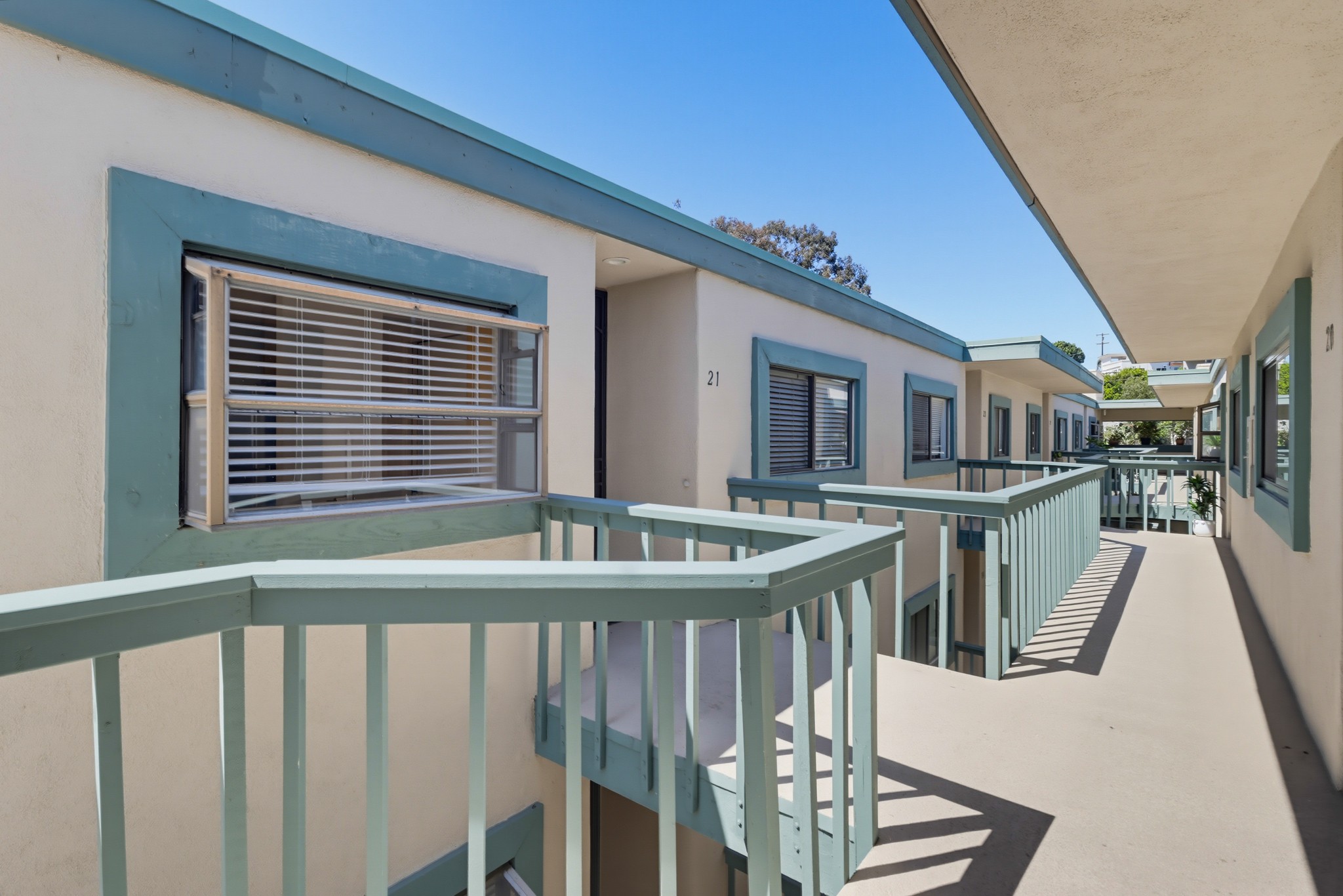 Virtual tour photo 6 of 50 for 917 Torrance St