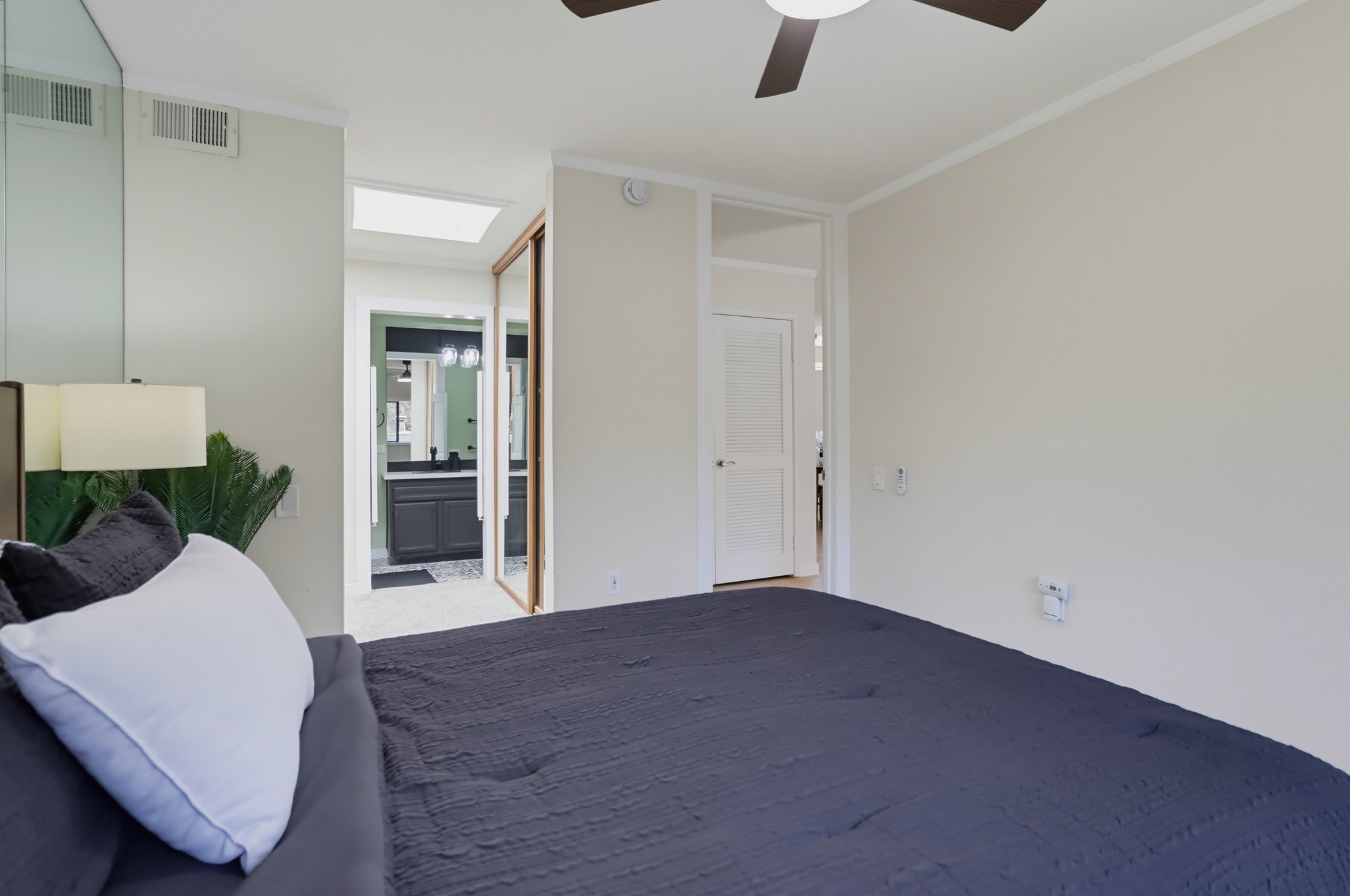 Virtual tour photo 28 of 50 for 917 Torrance St