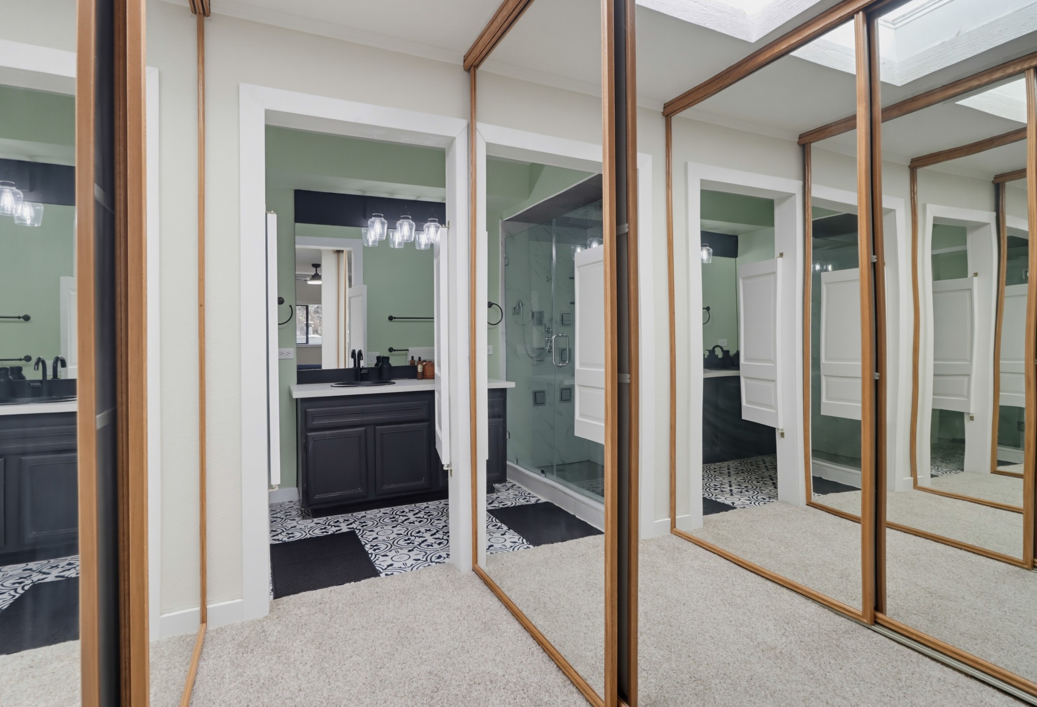 Virtual tour photo 30 of 50 for 917 Torrance St