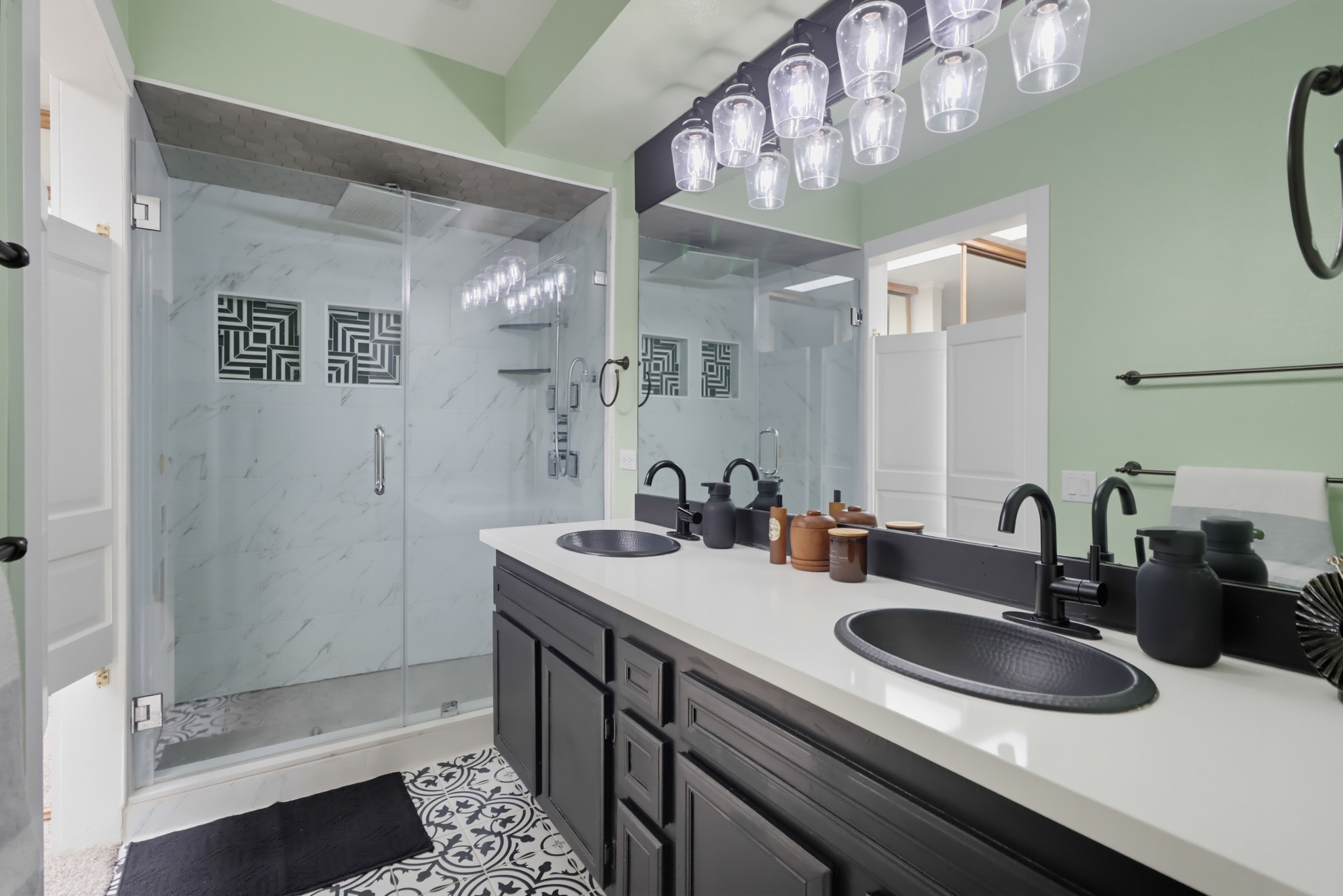 Virtual tour photo 31 of 50 for 917 Torrance St
