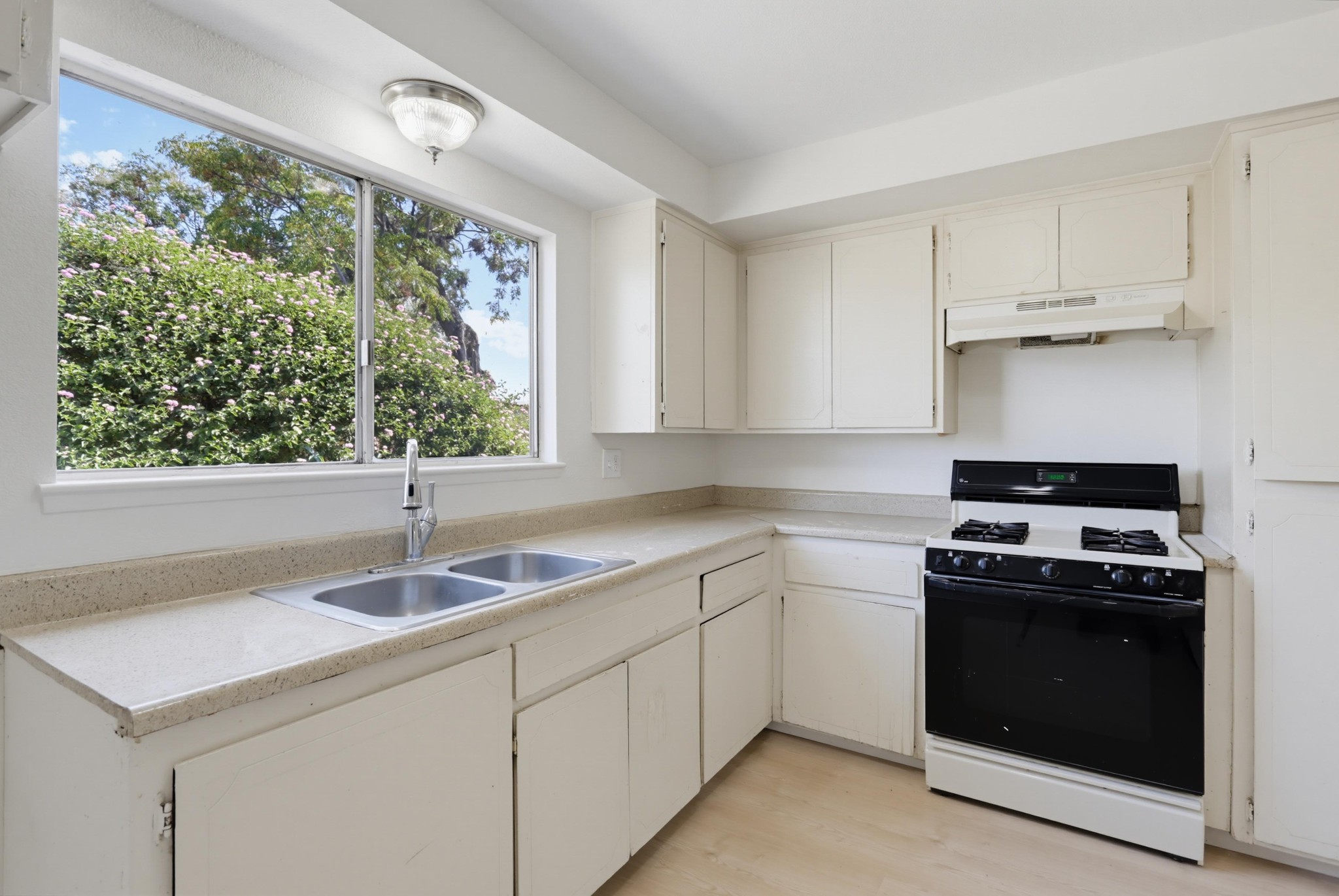 Virtual tour photo 11 of 35 for 9187 Cypress Ave