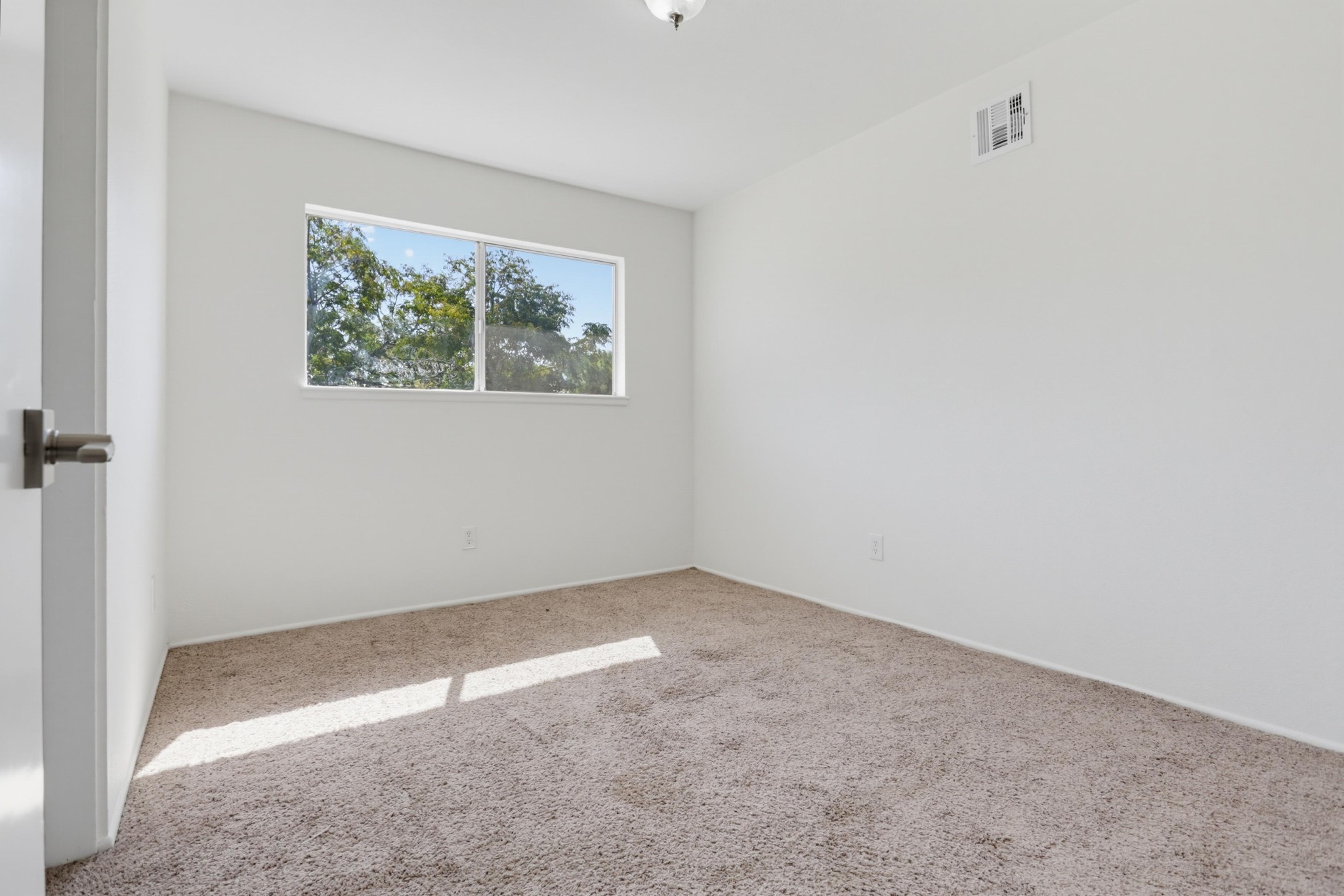 Virtual tour photo 21 of 35 for 9187 Cypress Ave