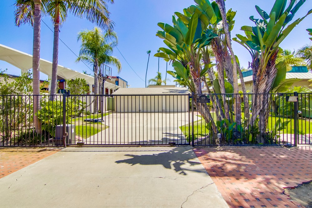 Virtual tour photo 4 of 106 for 919 Braemar Ln