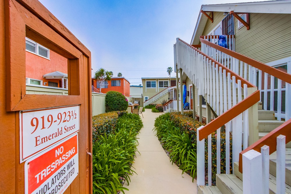 Virtual tour photo 4 of 29 for 919 Emerald St