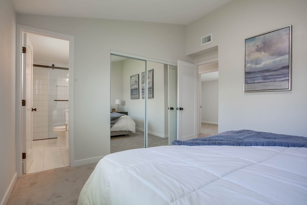 Virtual tour photo 33 of 48 for 9203 Hector Ave