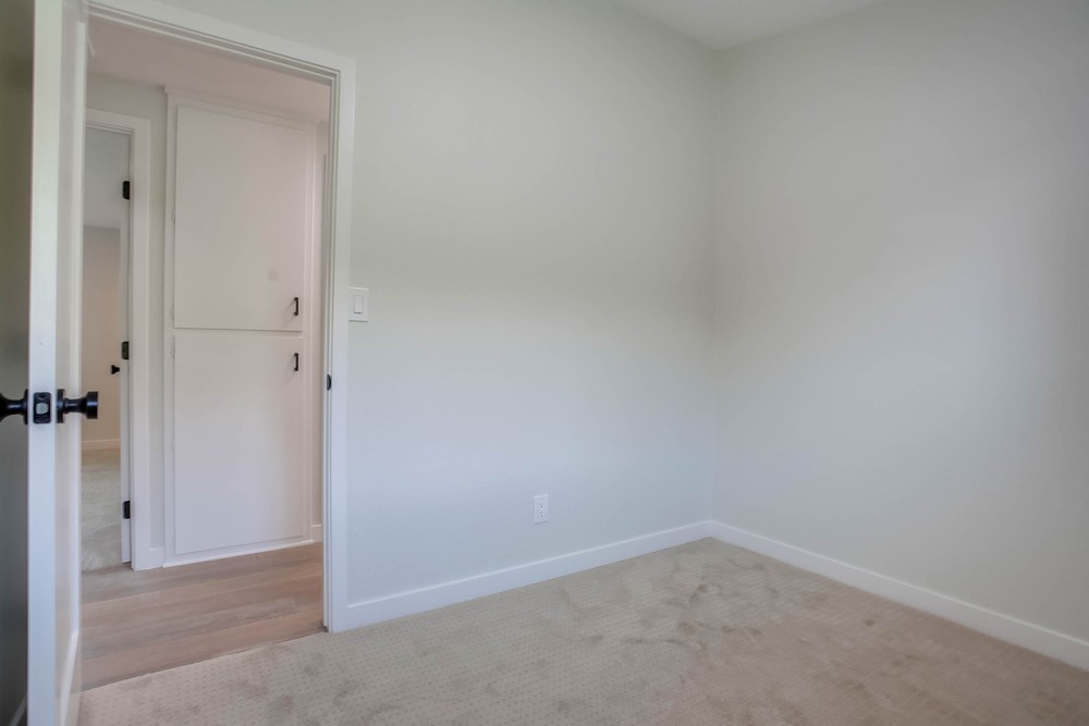 Virtual tour photo 37 of 48 for 9203 Hector Ave