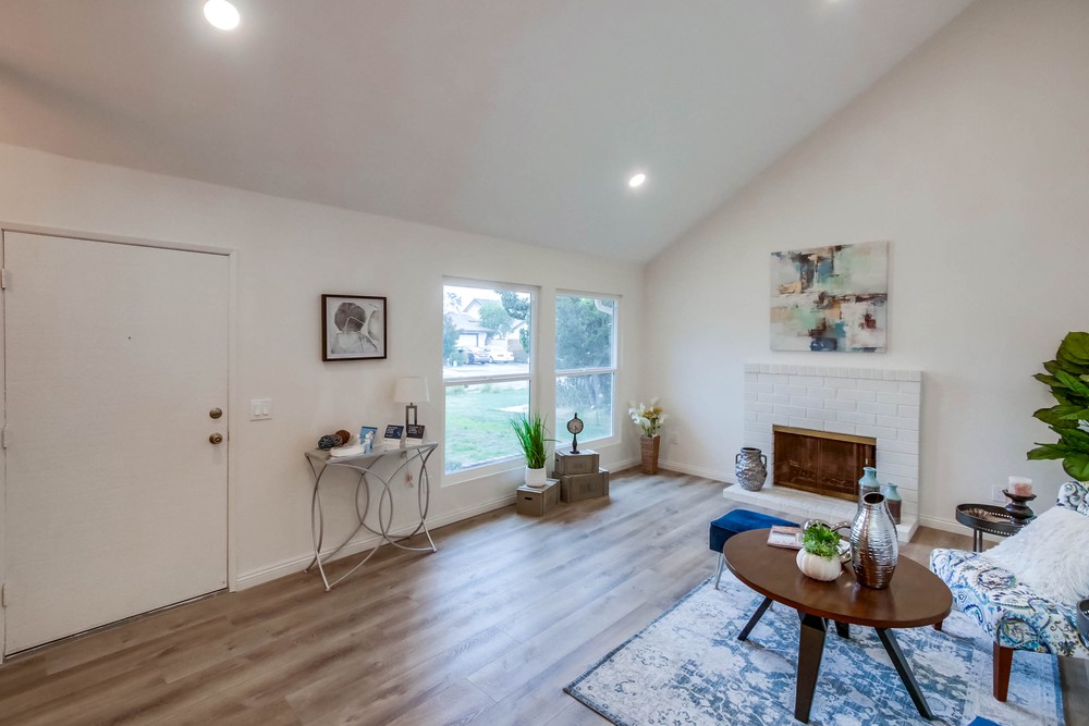 Virtual tour photo 8 of 42 for 9206 Three Seasons Rd
