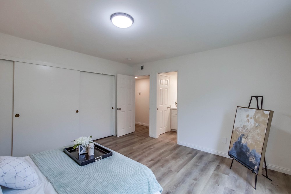 Virtual tour photo 22 of 42 for 9206 Three Seasons Rd