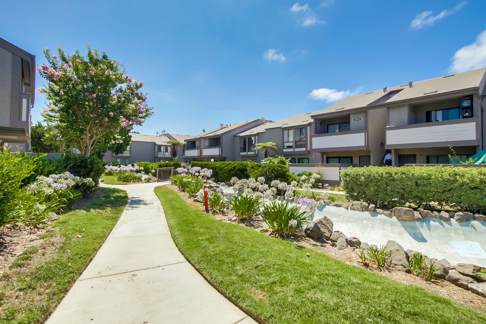 Virtual tour photo 1 of 37 for 9209 Village Glen Dr