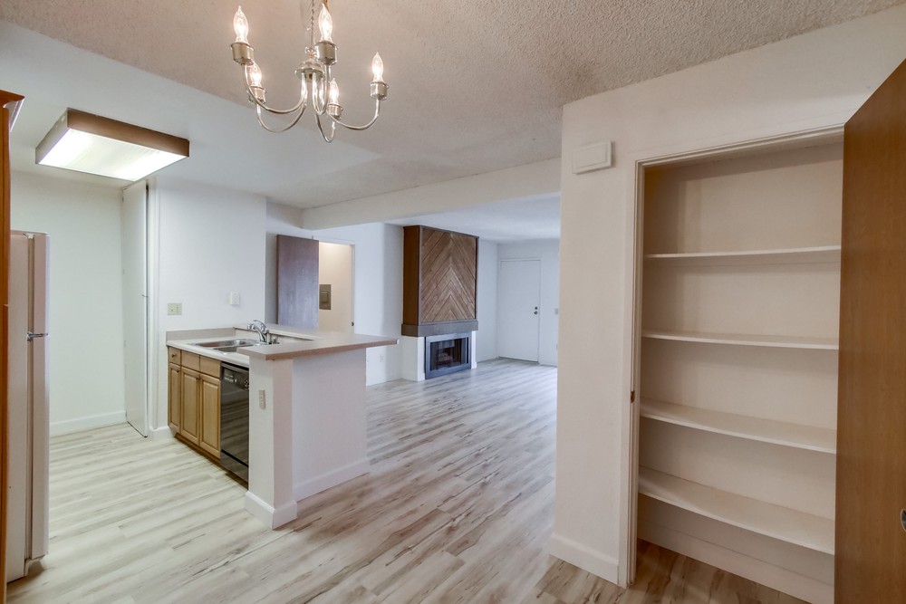 Virtual tour photo 7 of 37 for 9209 Village Glen Dr