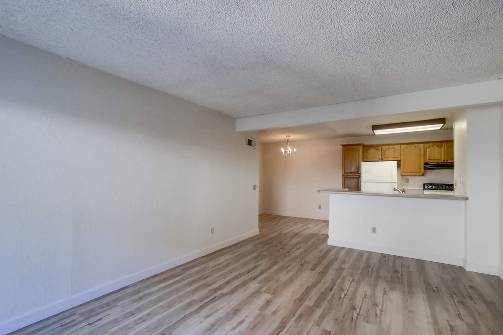 Virtual tour photo 8 of 37 for 9209 Village Glen Dr