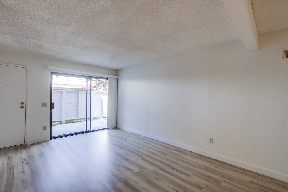 Virtual tour photo 11 of 37 for 9209 Village Glen Dr