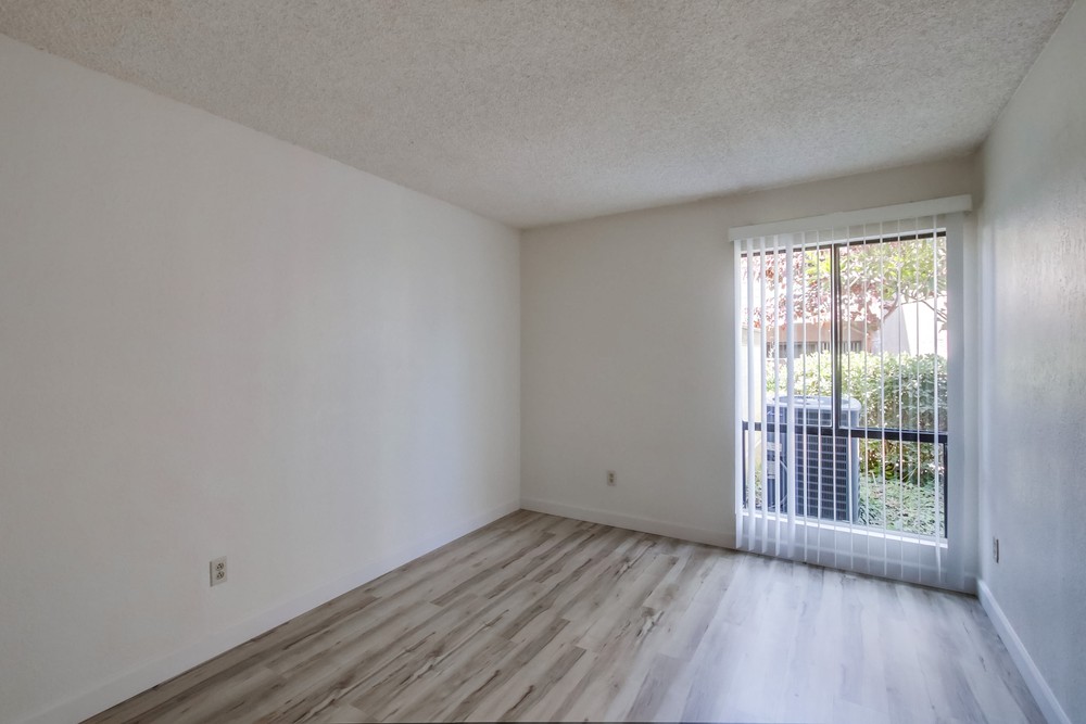 Virtual tour photo 24 of 37 for 9209 Village Glen Dr