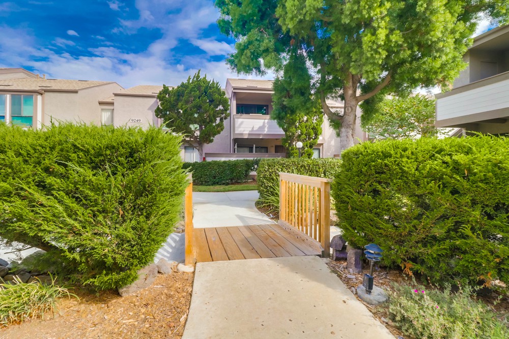 Virtual tour photo 1 of 43 for 9229 Village Glen Dr UNIT 232