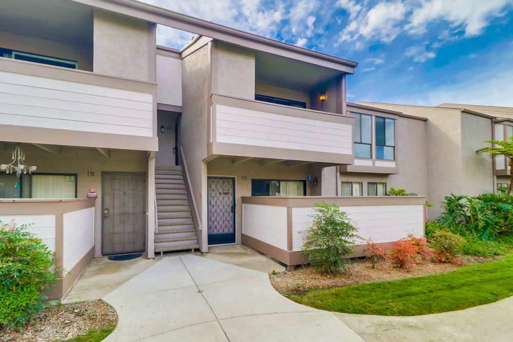 Virtual tour photo 5 of 43 for 9229 Village Glen Dr UNIT 232