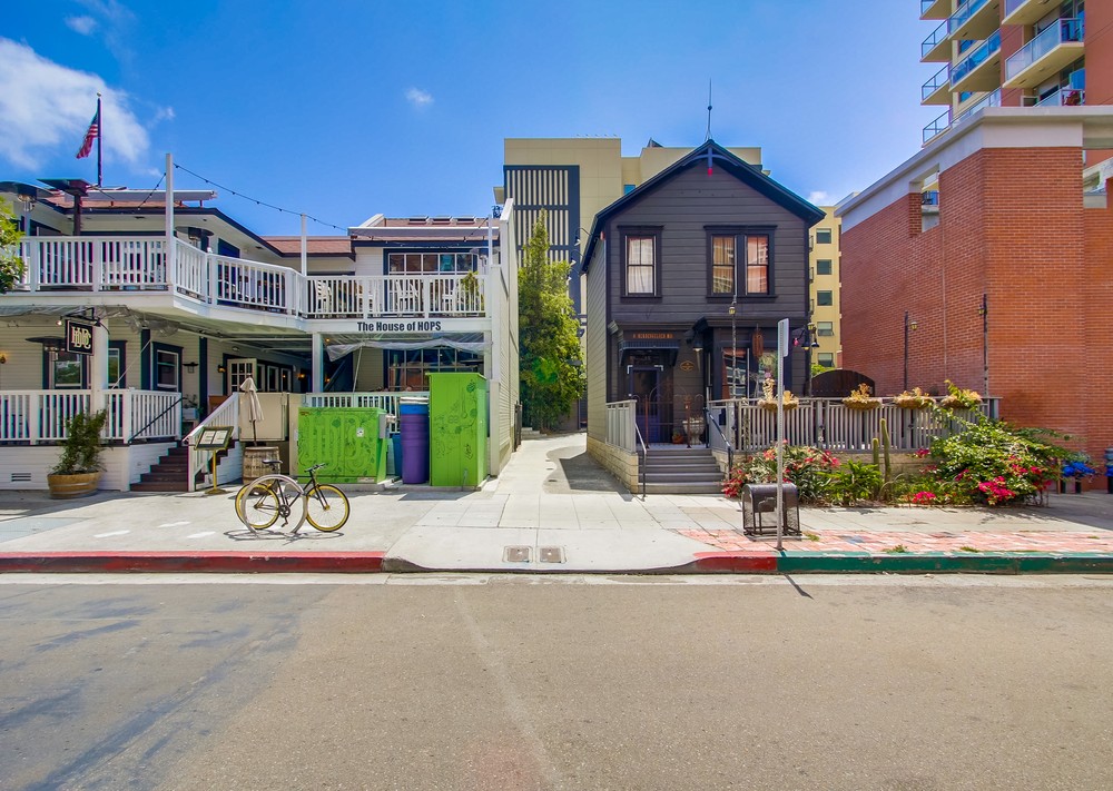 Virtual tour photo 3 of 81 for 923 Island Ave