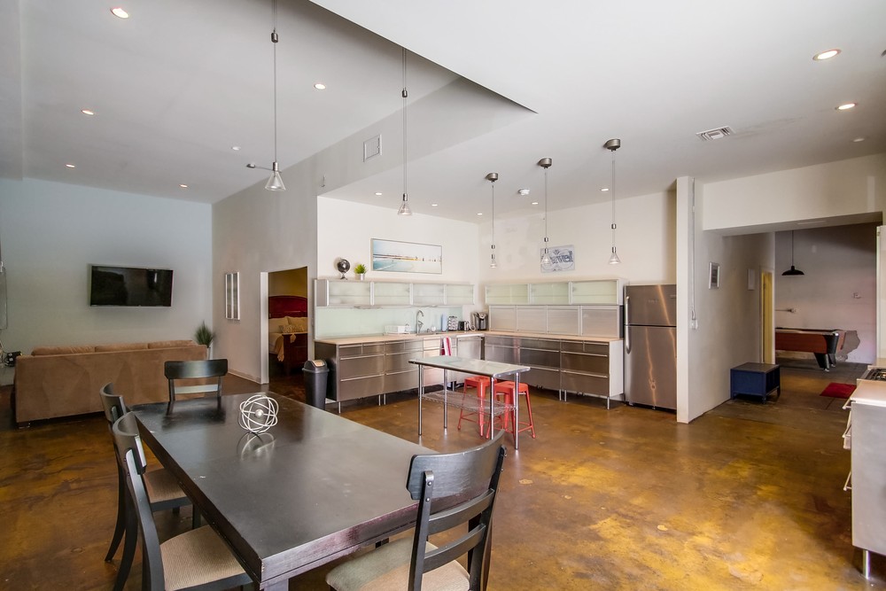 Virtual tour photo 9 of 81 for 923 Island Ave