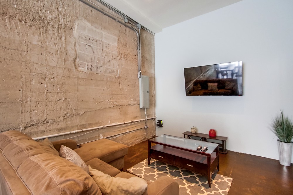 Virtual tour photo 16 of 81 for 923 Island Ave