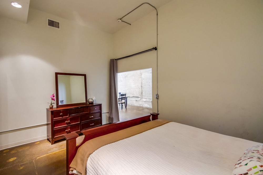 Virtual tour photo 23 of 81 for 923 Island Ave