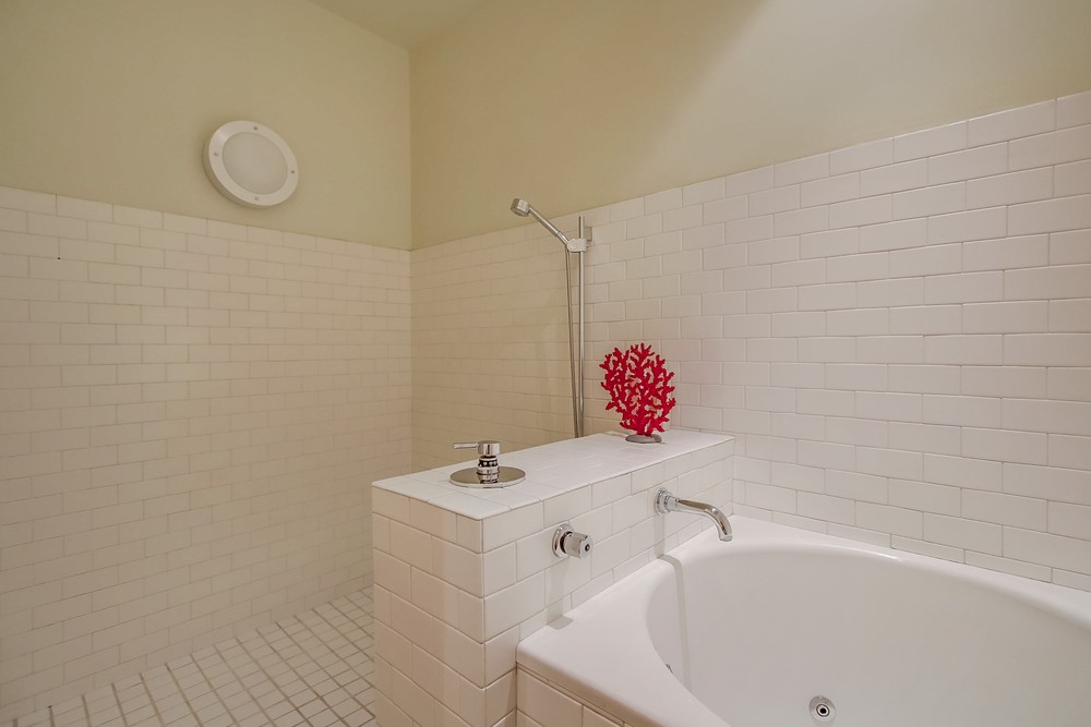 Virtual tour photo 27 of 81 for 923 Island Ave