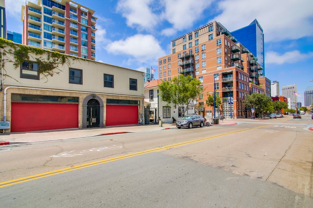 Virtual tour photo 45 of 81 for 923 Island Ave