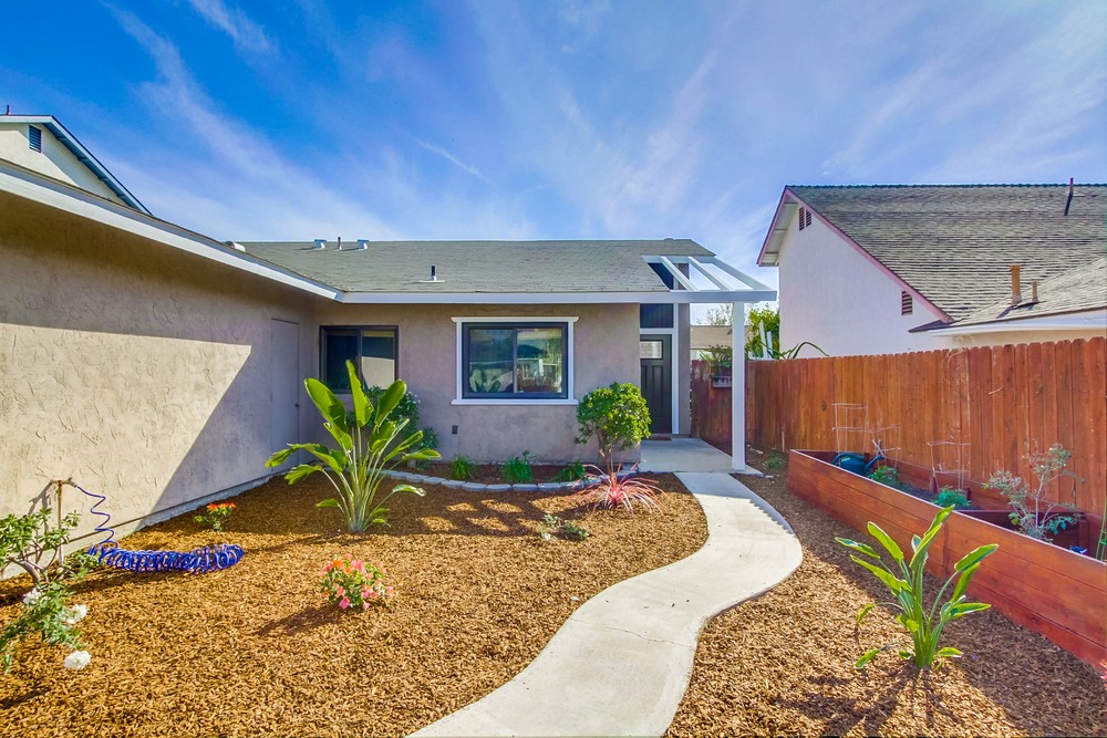 Virtual tour photo 5 of 34 for 9235 Three Seasons Rd