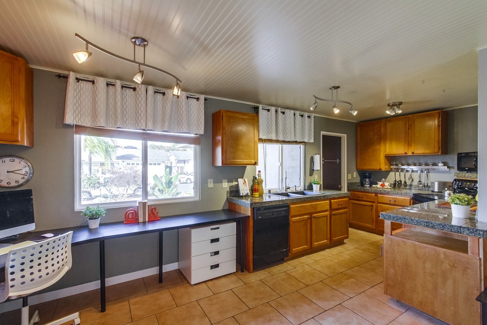 Virtual tour photo 15 of 34 for 9235 Three Seasons Rd