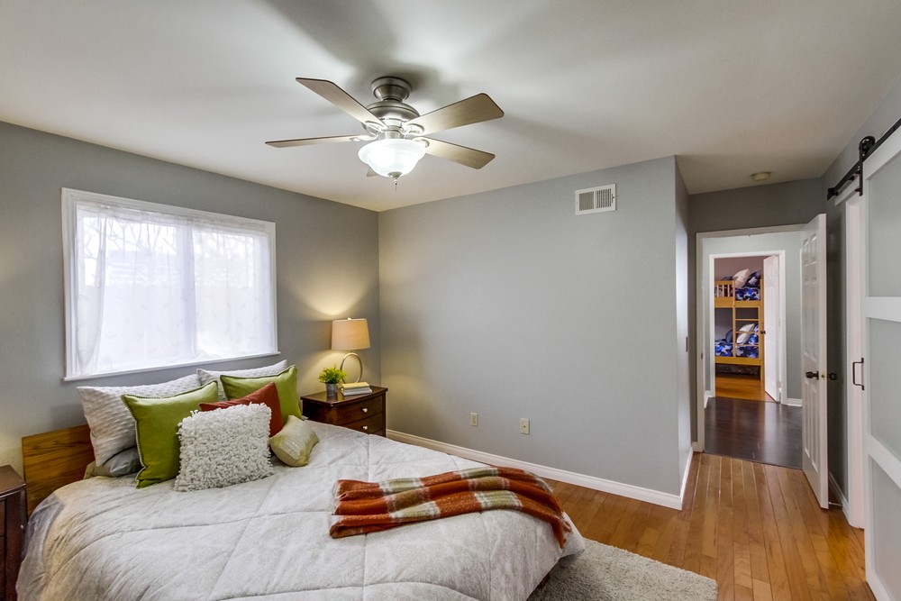 Virtual tour photo 20 of 34 for 9235 Three Seasons Rd