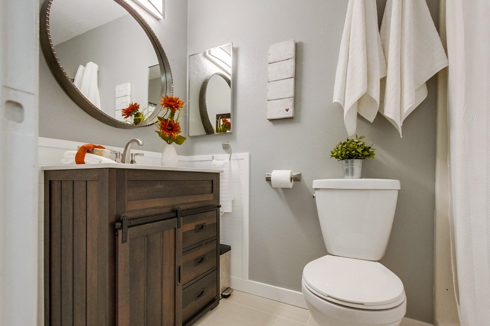 Virtual tour photo 22 of 34 for 9235 Three Seasons Rd