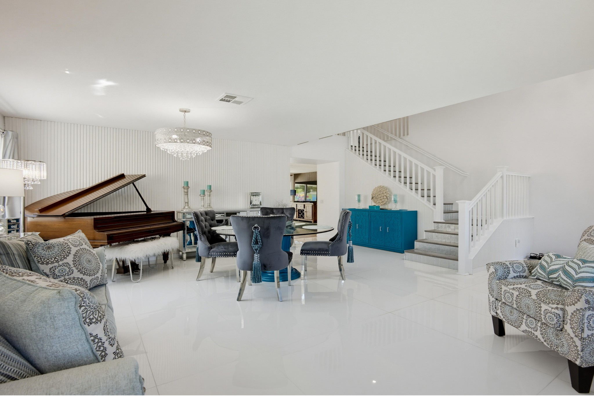 Virtual tour photo 10 of 74 for 9237 Meadow Ln