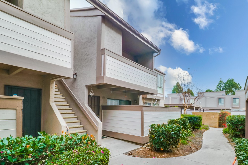 Virtual tour photo 1 of 31 for 9249 Village Glen Dr UNIT 210