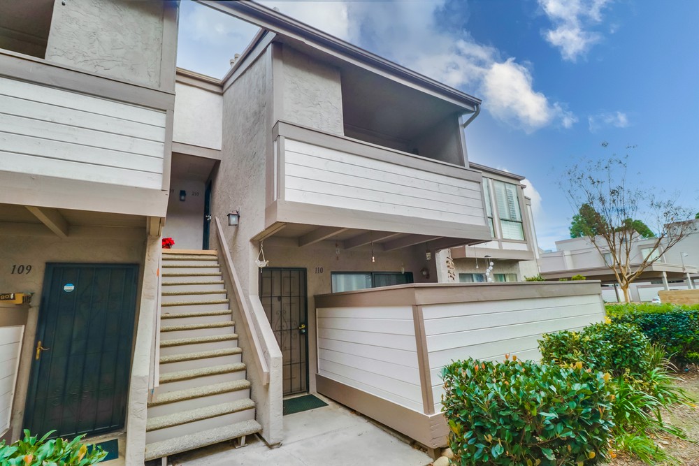 Virtual tour photo 3 of 31 for 9249 Village Glen Dr UNIT 210