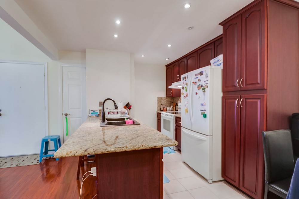 Virtual tour photo 11 of 31 for 9249 Village Glen Dr UNIT 210