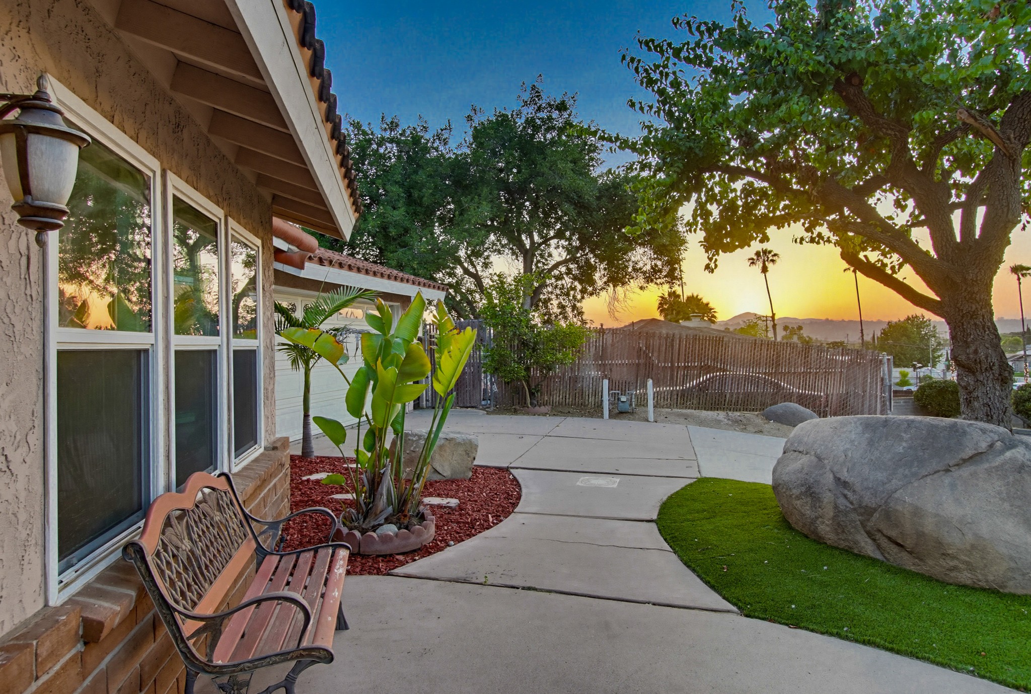 Virtual tour photo 7 of 94 for 925 E Chase Ave