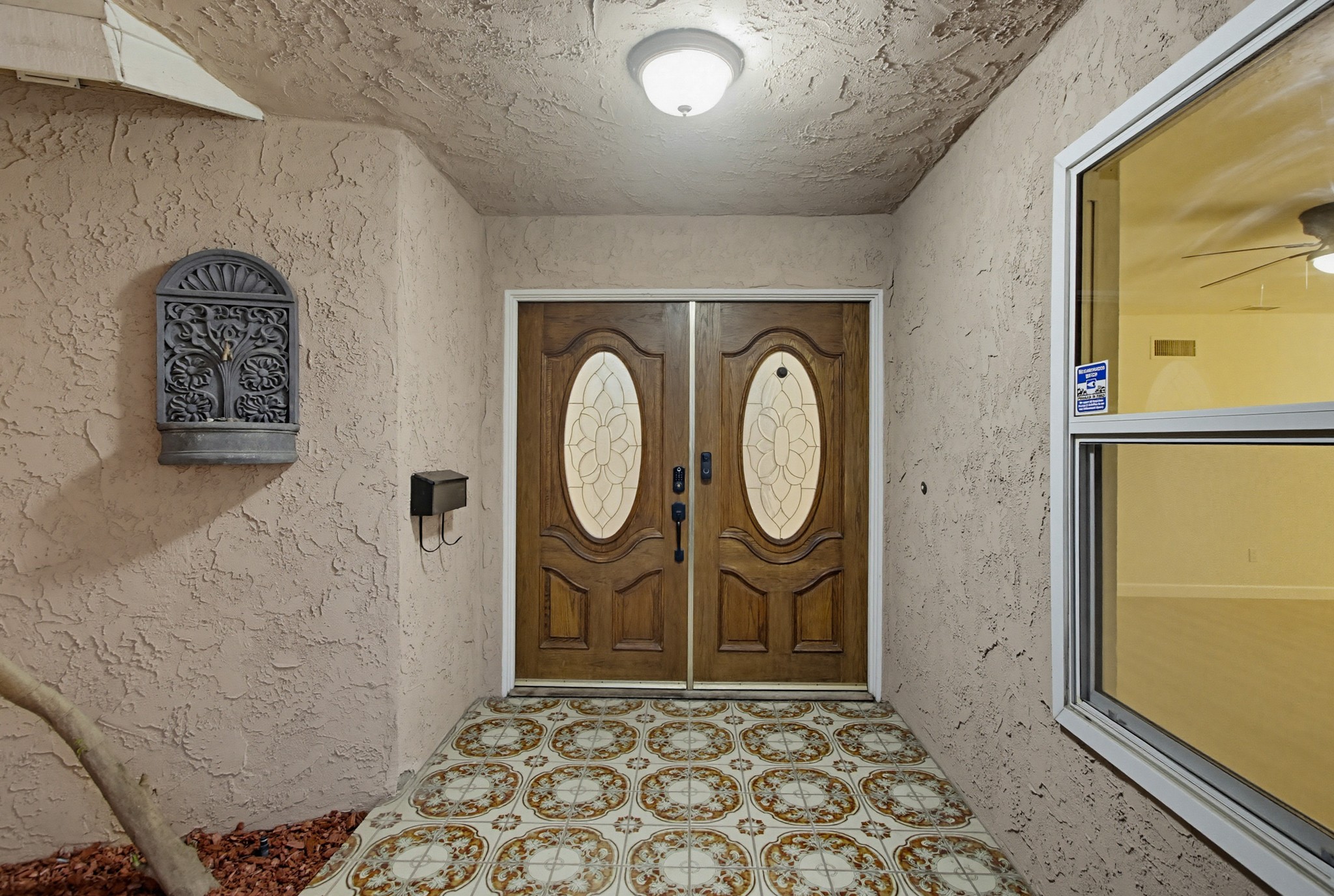 Virtual tour photo 8 of 94 for 925 E Chase Ave