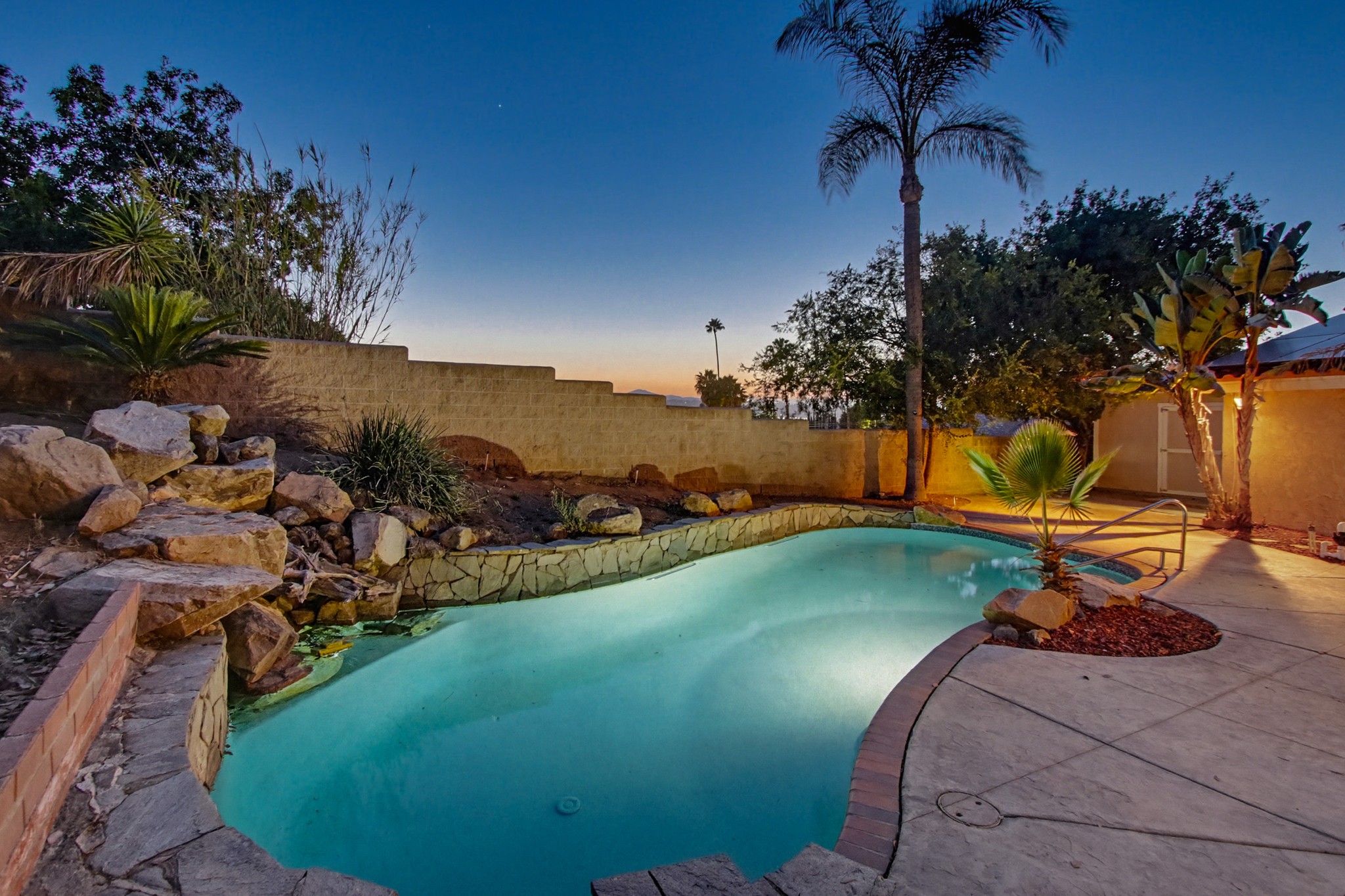 Virtual tour photo 20 of 94 for 925 E Chase Ave